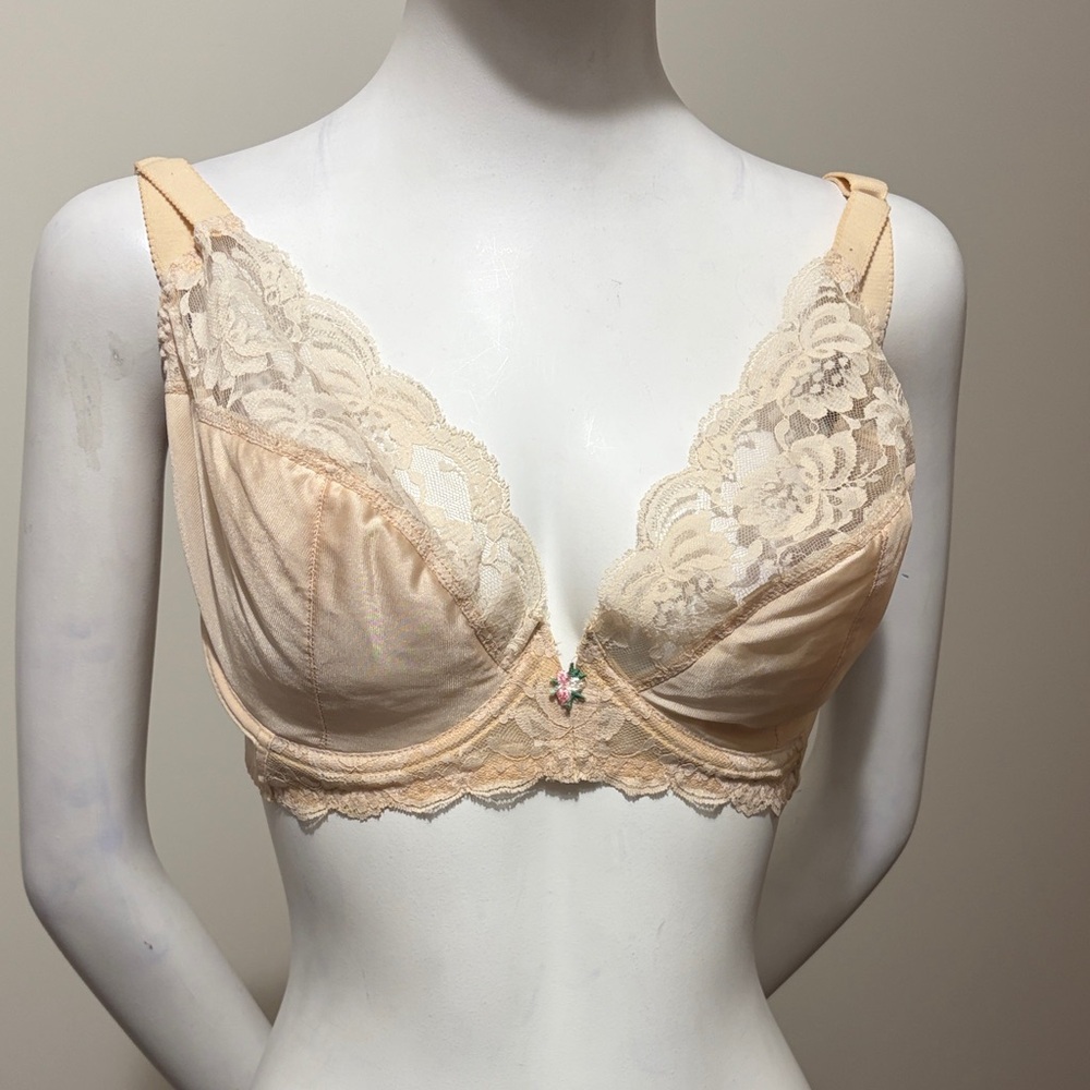 Frederick's of Hollywood Lace Bra in Cream